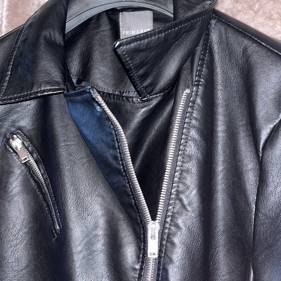 Primark Motorcycle  Belted Vegan Leather with zippers NWOT - Picture 8 of 12